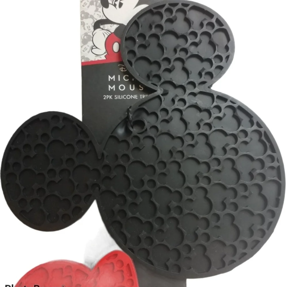 NWT Mickey and Minnie Set of 2 Trivets